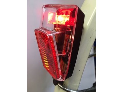ALPHA PLUS Mudguard Fitting Rear Red LED Light Incl Reflector click to zoom image