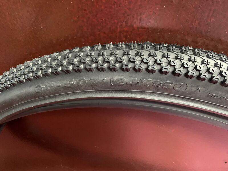 FROG BIKES 24" Knobbly Offroad Tyre & Inner Tube 24 x 1.5 - Frog 61 & 62 - K1047 click to zoom image