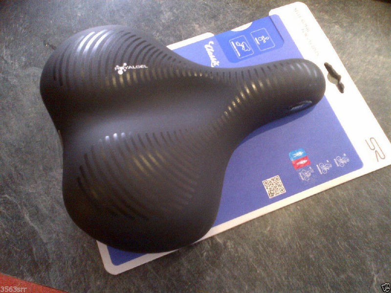 SELLE ROYAL Classic Free Time Unisex Comfort Gel Saddle click to zoom image