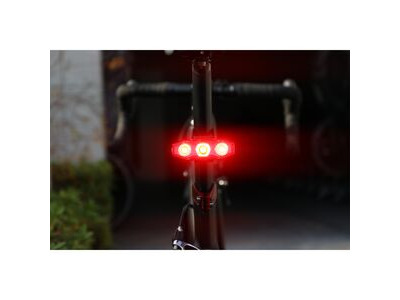 CATEYE Viz 300 Rear Bike Light USB-C click to zoom image