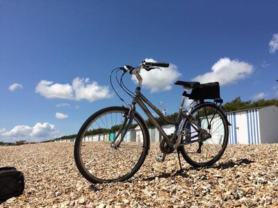 SOUTHWATER CYCLE HIRE Day Hybrid bike hire 16in ladies Rigid Fork silver 700c wheel click to zoom image